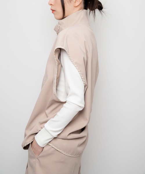 Nora Lily(ノラリリー)の「【Nora Lily】2 material Sleeve-Less Top(UNISEX)(ベスト・メンズ・ベージュ/ネイビー/ライトグリーン・FREE)」の5枚目の写真
