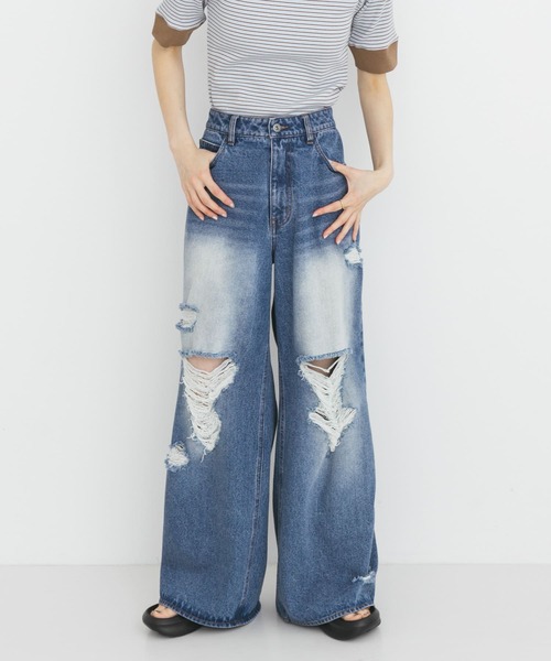 SENSE OF PLACE by URBAN RESEARCH（センスオブプレイスバイアーバンリサーチ）の「『ユニセックス』ダメージデニムワイドパンツ（デニムパンツ・メンズ・インディゴブルー/ブラック・MEDIUM/LARGE）」の4枚目の写真