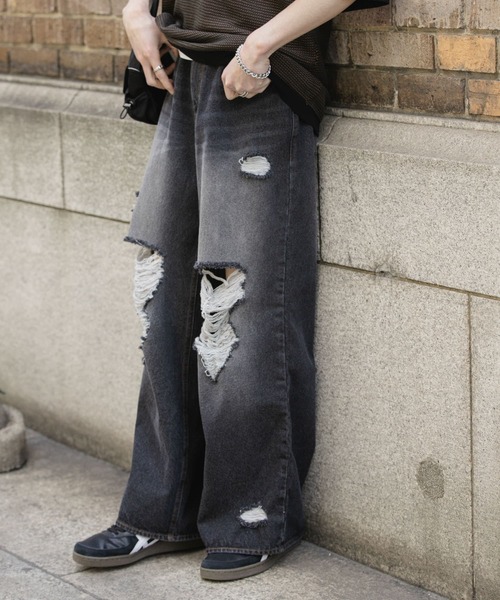 SENSE OF PLACE by URBAN RESEARCH（センスオブプレイスバイアーバンリサーチ）の「『ユニセックス』ダメージデニムワイドパンツ（デニムパンツ・メンズ・インディゴブルー/ブラック・MEDIUM/LARGE）」の9枚目の写真