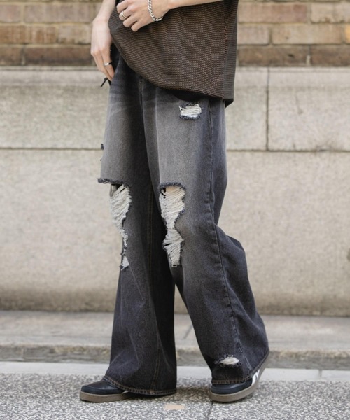 SENSE OF PLACE by URBAN RESEARCH（センスオブプレイスバイアーバンリサーチ）の「『ユニセックス』ダメージデニムワイドパンツ（デニムパンツ・メンズ・インディゴブルー/ブラック・MEDIUM/LARGE）」の10枚目の写真