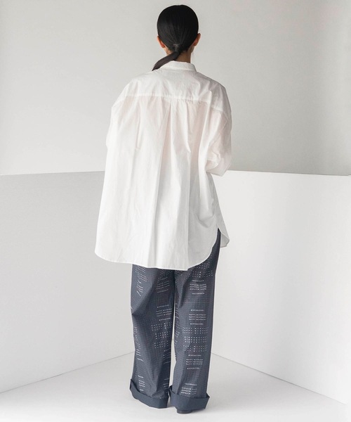 mintdesigns(ミントデザインズ)の「NEGATIVE SPACE POCKET SHIRT(シャツ/ブラウス・レディース・ネイビー/ホワイト・2/5)」の4枚目の写真