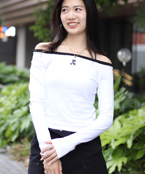 Rest&Recreation(レストアンドレクリエーション)の「【Rest&Recreation/レストアンドレクリエーション】OFF-SHOULDER TOP(Tシャツ/カットソー・レディース・ブラック/ブルー系その他/ホワイト・FREE)」の2枚目の写真