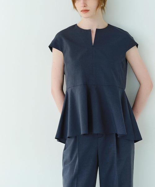 N.O.R.C（ノーク）の「ウォッシャブルペプラムブラウス【CLEAN MOTION】（シャツ/ブラウス・レディース・チャコール/ネイビー・フリー）」の3枚目の写真