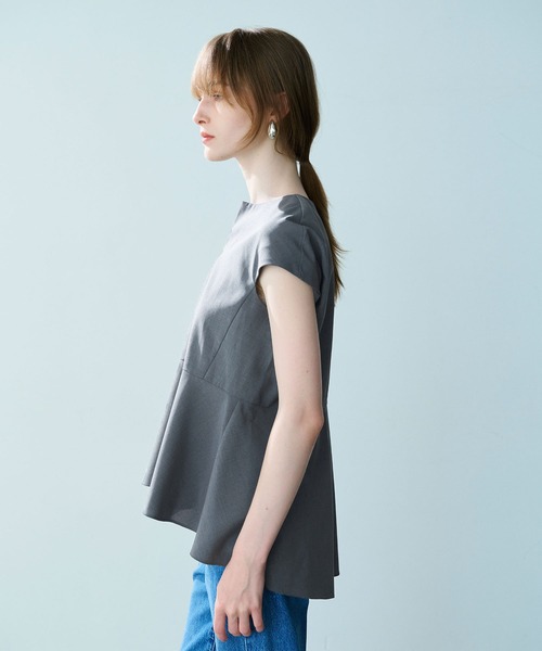 N.O.R.C（ノーク）の「ウォッシャブルペプラムブラウス【CLEAN MOTION】（シャツ/ブラウス・レディース・チャコール/ネイビー・フリー）」の11枚目の写真