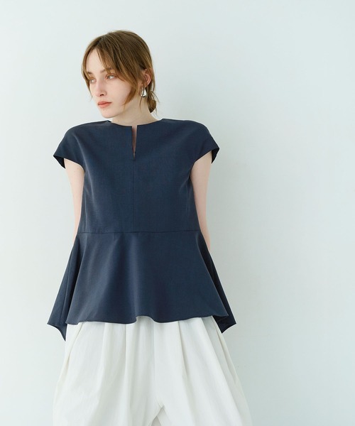 N.O.R.C（ノーク）の「ウォッシャブルペプラムブラウス【CLEAN MOTION】（シャツ/ブラウス・レディース・チャコール/ネイビー・フリー）」の5枚目の写真