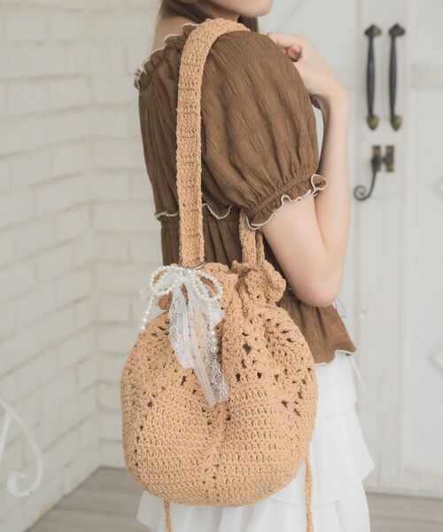 ems excite（エムズエキサイト）の「クロシェ巾着バッグ（ショルダーバッグ・レディース・ブラウン/オフホワイト・ONE SIZE）」の11枚目の写真