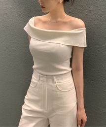 オフショルダープルオーバー