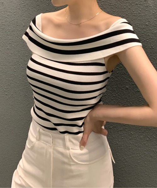 CHUL(チュル)の「オフショルダープルオーバー(その他トップス・レディース・ストライプ/ブラック/ホワイト・FREE)」の3枚目の写真