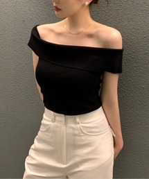 オフショルダープルオーバー