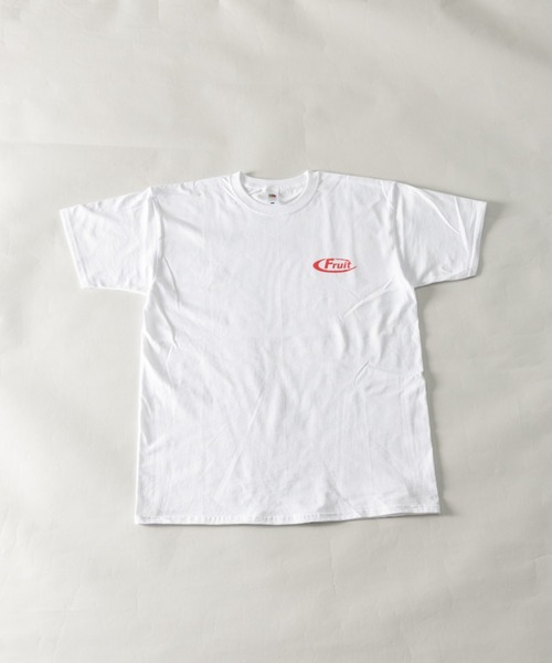 INNOCENT(イノセント)の「『FRUIT OF THE LOOM UNISEX ワンポイントロゴプリント ショートプリントTシャツ』(Tシャツ/カットソー・メンズ・イエロー/レッド/ネイビー・LL/L)」の2枚目の写真