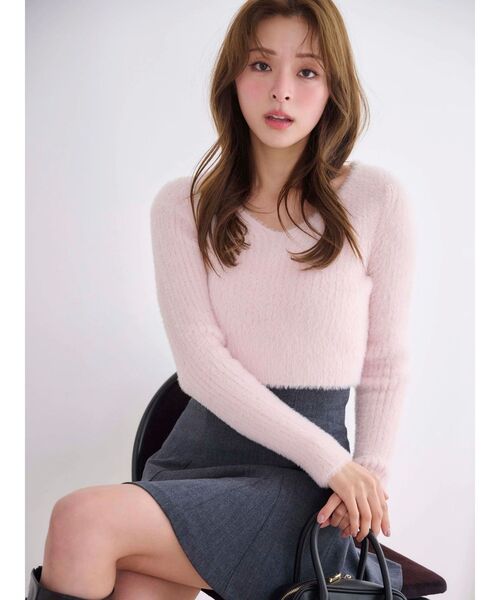 MERCURYDUO（マーキュリーデュオ）の「ミニシャギーVネッククロップドニット（ニット/セーター・レディース・ブラウン/グレー/アイボリー/ベビーピンク/ライトブルー・FREE）」の5枚目の写真