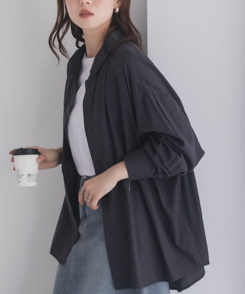 NAVY（ネイビー）の「nAvy バックタック前開きシャツ（シャツ/ブラウス・レディース・ダークグレー/ブラック/ホワイト/ベージュ/ネイビー・FREE）」の3枚目の写真