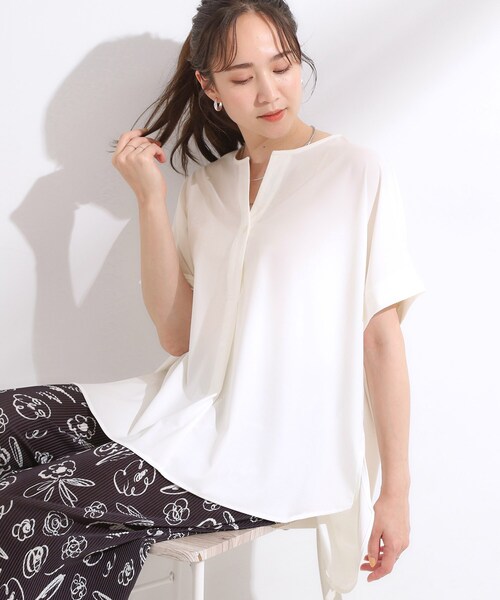 SHOO・LA・RUE(シューラルー)の「【S-LL】さらりとしたタッチが上品見え ワンボタンデザイン トップス(Tシャツ/カットソー・レディース・オフホワイト/ブルー系その他/ブラック・01/02/03/04)」の1枚目の写真