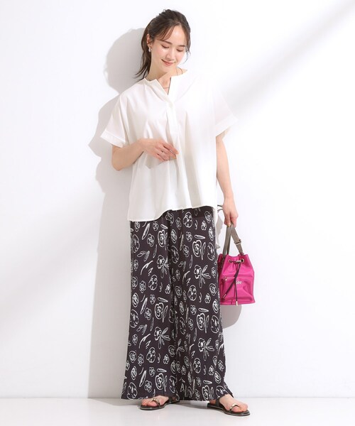 SHOO・LA・RUE(シューラルー)の「【S-LL】さらりとしたタッチが上品見え ワンボタンデザイン トップス(Tシャツ/カットソー・レディース・オフホワイト/ブルー系その他/ブラック・01/02/03/04)」の5枚目の写真