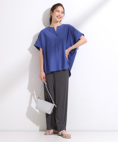 SHOO・LA・RUE(シューラルー)の「【S-LL】さらりとしたタッチが上品見え ワンボタンデザイン トップス(Tシャツ/カットソー・レディース・オフホワイト/ブルー系その他/ブラック・01/02/03/04)」の19枚目の写真
