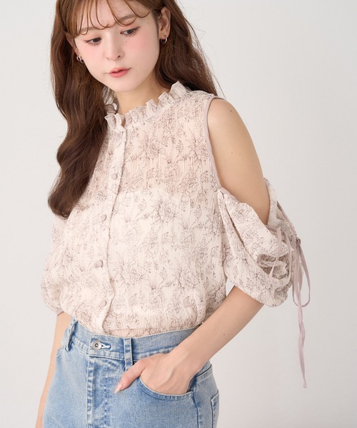 one after another NICE CLAUP(ワンアフターアナザーナイスクラップ)の「WEB限定/肩リボンマルチウェイブラウス(シャツ/ブラウス・レディース・アイボリー/ブラック/ドット/ベージュ系その他・FREE)」の4枚目の写真