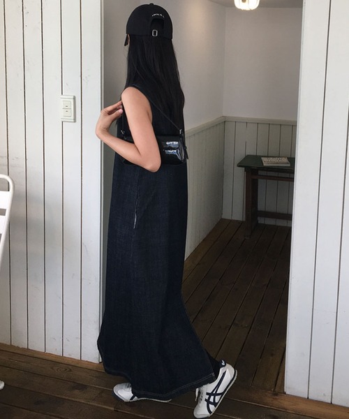 2ly2(トゥーリートゥー)の「デニムワンピース(ワンピース・レディース・ネイビー/ブルー・FREE)」の11枚目の写真