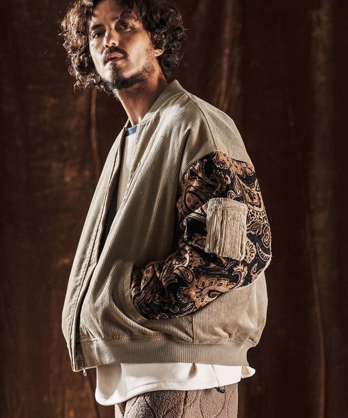 ANGENEHM(アンゲネーム)の「mj10981-Mixed Fabric Bomber Jacket ボンバージャケット(AG05-022acf)(ミリタリージャケット・メンズ・ブラック/サンドベージュ・M/S/L)」の10枚目の写真