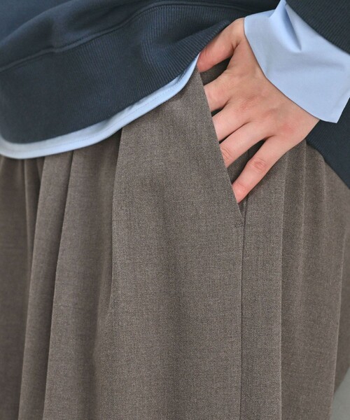 green label relaxing（グリーンレーベルリラクシング）の「【WEB限定】＜at ease＞スラックス パンツ マシンウォッシャブル ストレッチ 帯電防止（スラックス・レディース・ブラック/ダークグレー/モカ・36/SHORT/38）」の8枚目の写真