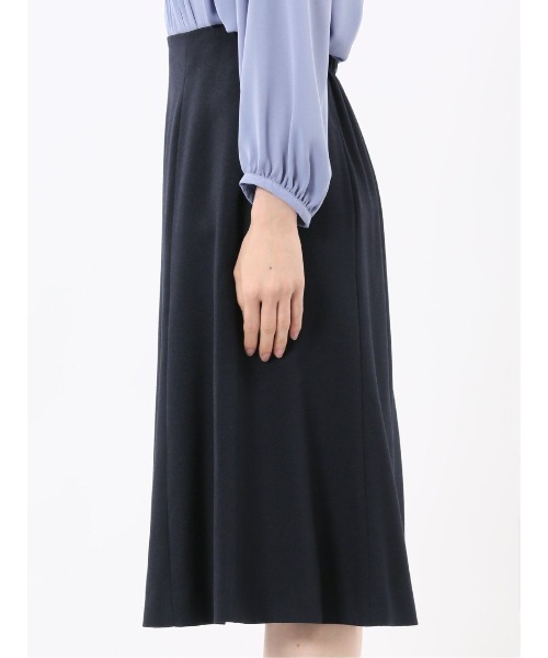 m.f.editorial（エムエフエディトリアル）の「【ストレッチ ウォッシャブル】m.f.エディトリアル レディース シャーク フレアースカート 紺(セットアップ可能)（スーツスカート・レディース・ネイビー・S/MEDIUM/LARGE）」の13枚目の写真