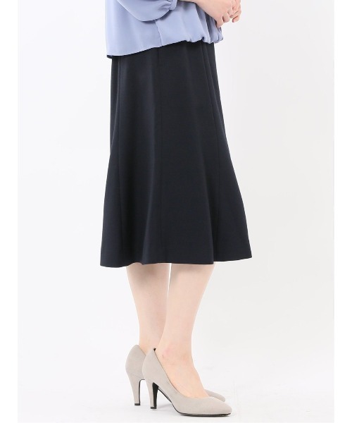 m.f.editorial（エムエフエディトリアル）の「【ストレッチ ウォッシャブル】m.f.エディトリアル レディース シャーク フレアースカート 紺(セットアップ可能)（スーツスカート・レディース・ネイビー・S/MEDIUM/LARGE）」の19枚目の写真