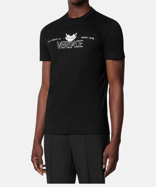 VERSACE(ヴェルサーチ)の「Tシャツ ヴェルサーチェ ロゴ(Tシャツ/カットソー・メンズ・ブラック・L/XL)」の1枚目の写真
