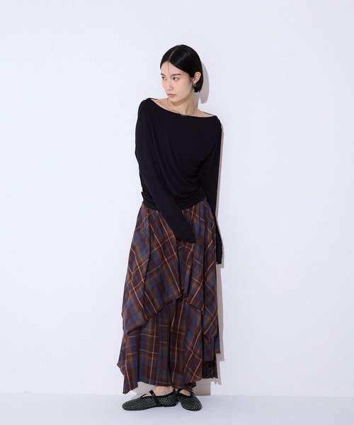 JEANASIS（ジーナシス）の「アシメギャザーボートネックLS/594167（Tシャツ/カットソー・レディース・ブラウン/ホワイト/ブラック/レッド系その他・FREE）」の17枚目の写真