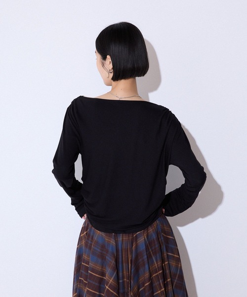 JEANASIS（ジーナシス）の「アシメギャザーボートネックLS/594167（Tシャツ/カットソー・レディース・ブラウン/ホワイト/ブラック/レッド系その他・FREE）」の21枚目の写真