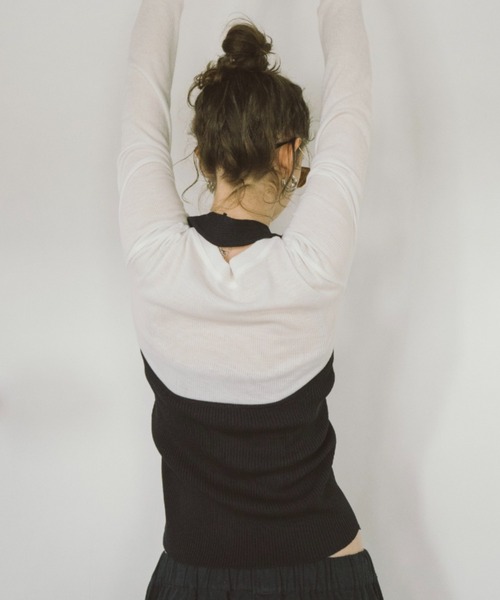 HANNE（アン）の「ホルターネックニットベスト（ニット/セーター・レディース・ベージュ/ネイビー・FREE）」の6枚目の写真