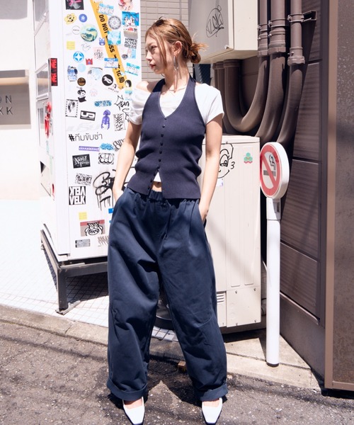 HANNE（アン）の「ホルターネックニットベスト（ニット/セーター・レディース・ベージュ/ネイビー・FREE）」の8枚目の写真