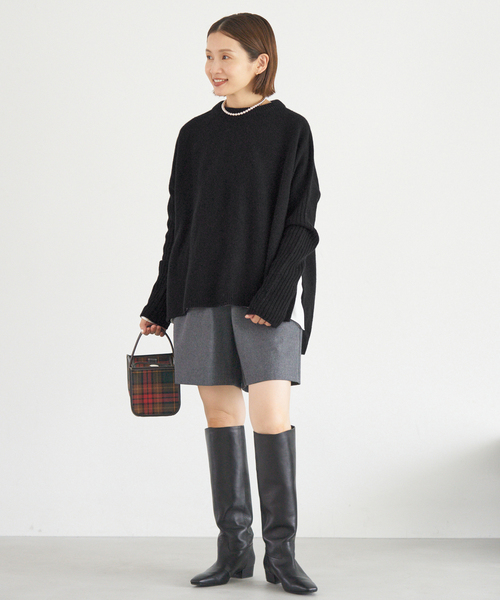 IENA（イエナ）の「《WEB限定/追加》ウールカシミヤ 脇スリットクルーネックプルオーバー（ニット/セーター・レディース・チャコールグレー/ブラック/サックスブルー・FREE）」の5枚目の写真