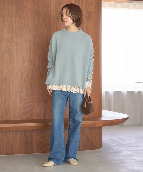 IENA（イエナ）の「《WEB限定/追加》ウールカシミヤ 脇スリットクルーネックプルオーバー（ニット/セーター・レディース・チャコールグレー/ブラック/サックスブルー・FREE）」の11枚目の写真