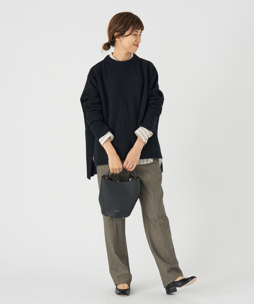 IENA（イエナ）の「《WEB限定/追加》ウールカシミヤ 脇スリットクルーネックプルオーバー（ニット/セーター・レディース・チャコールグレー/ブラック/サックスブルー・FREE）」の17枚目の写真