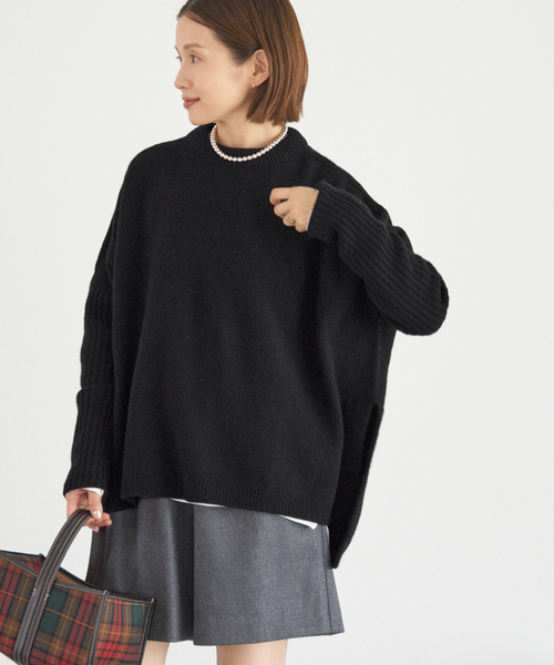 IENA（イエナ）の「《WEB限定/追加》ウールカシミヤ 脇スリットクルーネックプルオーバー（ニット/セーター・レディース・チャコールグレー/ブラック/サックスブルー・FREE）」の19枚目の写真