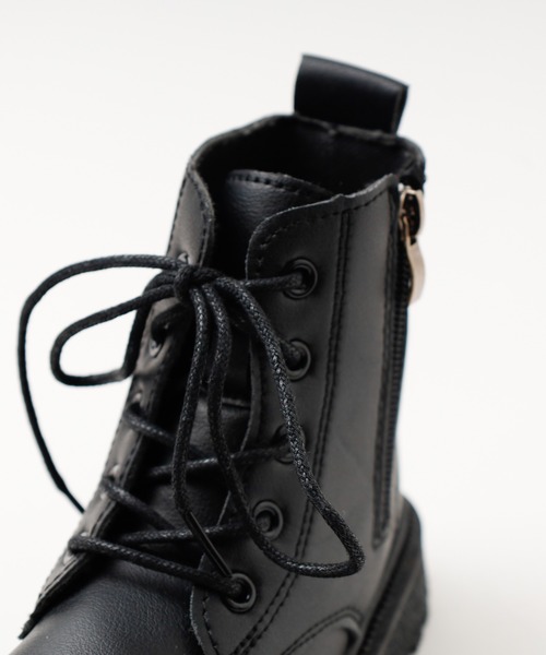 URBAN CHERRY(アーバンチェリー)の「レースアップショートブーツ(ブーツ・キッズ・ブラック・19.0cm/18.0cm/22.0cm/21.0cm/20.0cm)」の7枚目の写真