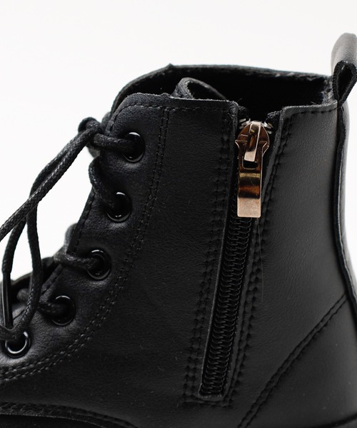 URBAN CHERRY(アーバンチェリー)の「レースアップショートブーツ(ブーツ・キッズ・ブラック・19.0cm/18.0cm/22.0cm/21.0cm/20.0cm)」の8枚目の写真