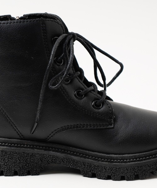 URBAN CHERRY(アーバンチェリー)の「レースアップショートブーツ(ブーツ・キッズ・ブラック・19.0cm/18.0cm/22.0cm/21.0cm/20.0cm)」の10枚目の写真