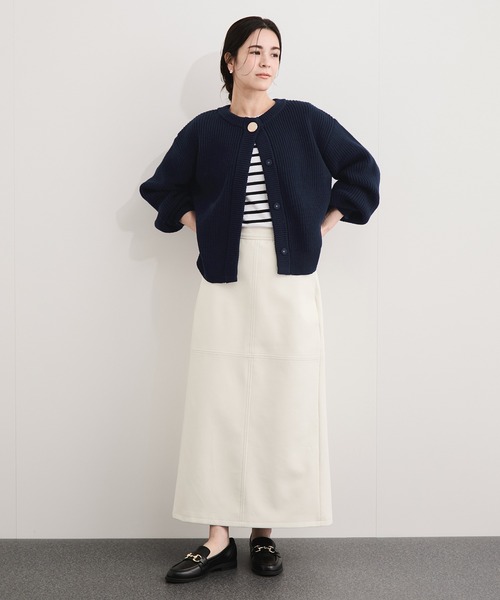 le cercle ADAM ET ROPE'(ルセルクルアダムエロペ)の「メタルボタン片畔ニットカーデ(カーディガン/ボレロ・レディース・ネイビー/レッド系その他2/グレー・FREE)」の7枚目の写真