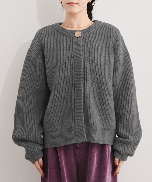 le cercle ADAM ET ROPE'(ルセルクルアダムエロペ)の「メタルボタン片畔ニットカーデ(カーディガン/ボレロ・レディース・ネイビー/レッド系その他2/グレー・FREE)」の14枚目の写真
