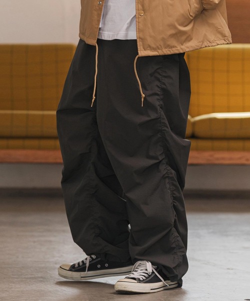 CAMBIO(カンビオ)の「mp14163- シャーリングワイドパンツ(その他パンツ・メンズ・ブラック/カーキ・M/L)」の2枚目の写真