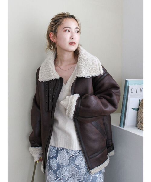 Ungrid（アングリッド）の「フェイクムートンボアブルゾン（ブルゾン・レディース・ダークブラウン/ブラック・SMALL/MEDIUM）」の11枚目の写真