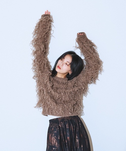 JEANASIS（ジーナシス）の「ループフリンジショートプルオーバー/599692（ニット/セーター・レディース・ブラック/グレー/アイボリー/ブラウン系その他/ブルー・FREE）」の4枚目の写真