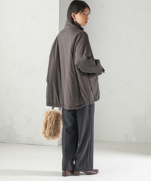 SHIPS（シップス）の「〈手洗い可能〉IMBOTEX 中綿 ミディ ジャケット（その他アウター・レディース・ダークグレー/オフホワイト・ONE SIZE）」の22枚目の写真