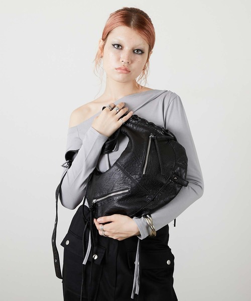 led.tokyo(レッドトウキョウ)の「【led.tokyo】EYELET HAND BAG/アイレットハンドバッグ(ショルダーバッグ・レディース・ブラック/シルバー・FREE)」の7枚目の写真