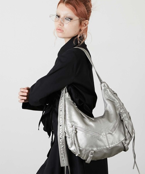led.tokyo(レッドトウキョウ)の「【led.tokyo】EYELET HAND BAG/アイレットハンドバッグ(ショルダーバッグ・レディース・ブラック/シルバー・FREE)」の5枚目の写真