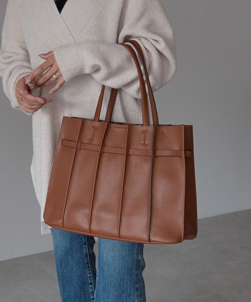 GUSCIO(グッシオ)の「【グッシオベーシック】プリーツトートバッグ A4 軽量(トートバッグ・レディース・ブラウン/シャンパン/ブラック/グレイッシュベージュ・FREE)」の7枚目の写真
