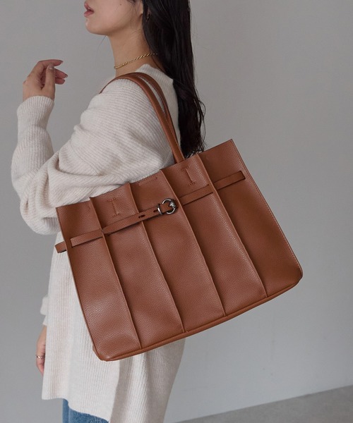 GUSCIO(グッシオ)の「【グッシオベーシック】プリーツトートバッグ A4 軽量(トートバッグ・レディース・ブラウン/シャンパン/ブラック/グレイッシュベージュ・FREE)」の11枚目の写真