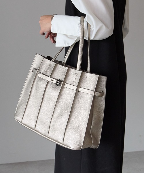 GUSCIO(グッシオ)の「【グッシオベーシック】プリーツトートバッグ A4 軽量(トートバッグ・レディース・ブラウン/シャンパン/ブラック/グレイッシュベージュ・FREE)」の17枚目の写真