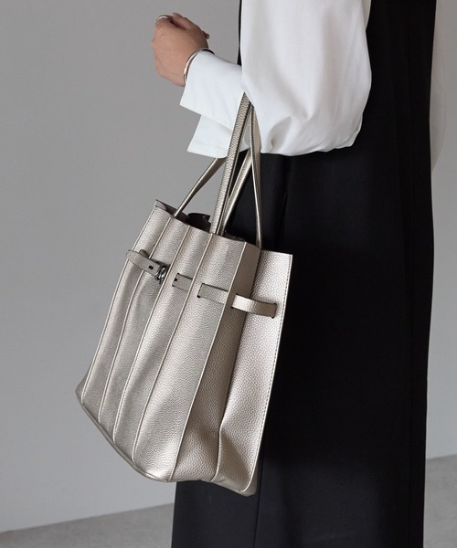 GUSCIO(グッシオ)の「【グッシオベーシック】プリーツトートバッグ A4 軽量(トートバッグ・レディース・ブラウン/シャンパン/ブラック/グレイッシュベージュ・FREE)」の18枚目の写真