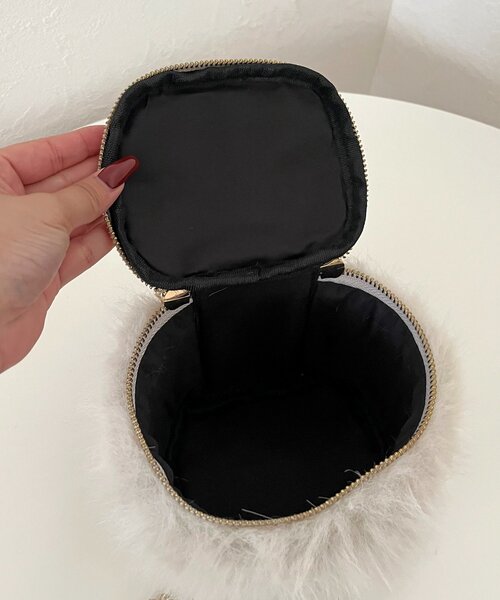 prose verse（プロズヴェール）の「ファーバニティバッグ（ショルダーバッグ・レディース・ブラック/グレイッシュベージュ・FREE）」の8枚目の写真